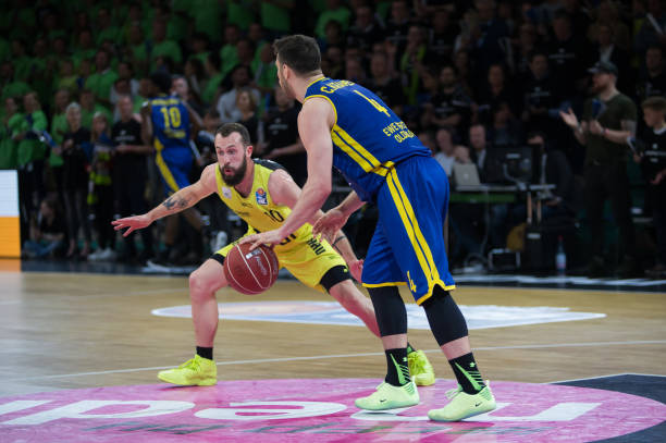 实现防守与 实现防守与