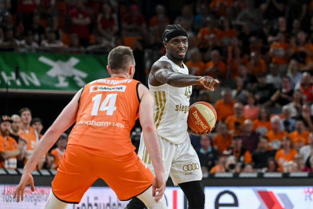 是屏幕前的 是屏幕前的